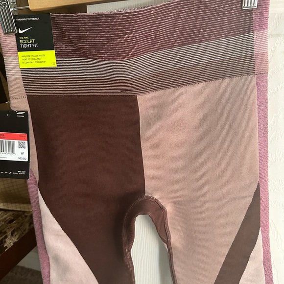 Nike Women’s Compression Tights. Size Large - Picture 2 of 2